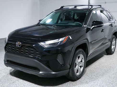 Used 2022 Toyota RAV4 XLE w/ Convenience Package FWD image 32