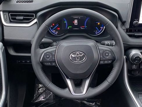 Used 2025 Toyota RAV4 XLE w/ Convenience Package AWD/4WD image 12