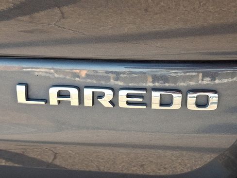 Used 2023 Jeep Grand Cherokee L Laredo image 30