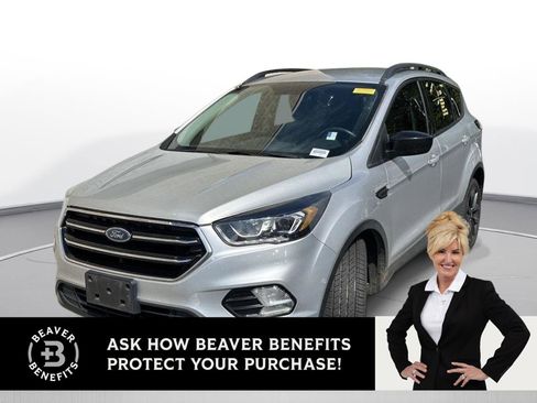Used 2018 Ford Escape SE w/ SE Sport Appearance Package FWD image 1