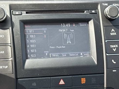 Used 2017 Toyota Camry SE FWD image 19