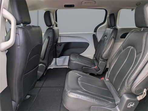 Used 2019 Chrysler Pacifica LX w/ Tire & Wheel Group image 13