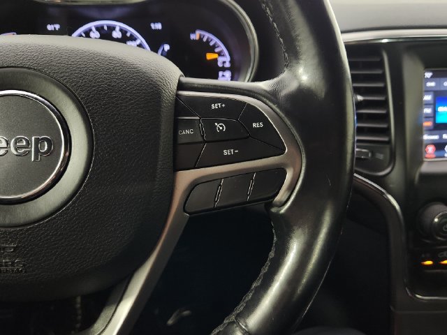 Used 2020 Jeep Grand Cherokee Laredo AWD/4WD image 25