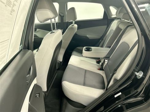 Used 2023 Hyundai Kona SE w/ Cargo Package image 19