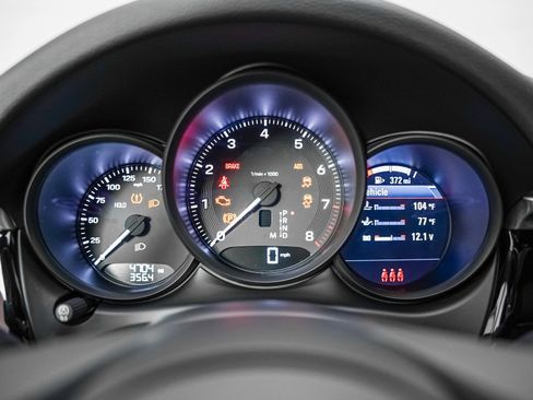 Used 2025 Porsche Macan image 18