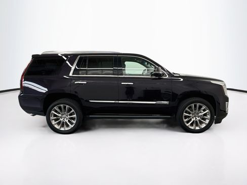 Used 2018 Cadillac Escalade Premium Luxury AWD/4WD image 10