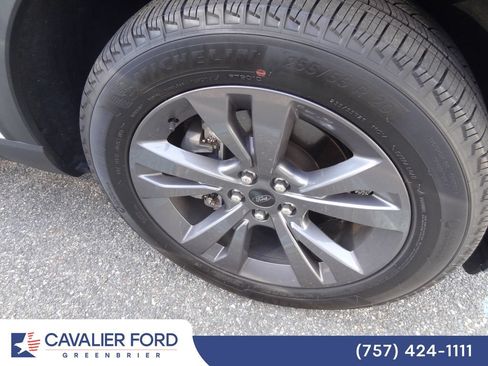 Used 2023 Ford Explorer XLT w/ Equipment Group 202A AWD/4WD image 15