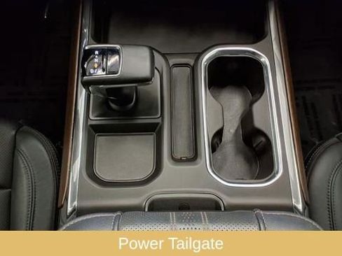 Used 2023 Chevrolet Silverado 1500 High Country w/ Technology Package image 32