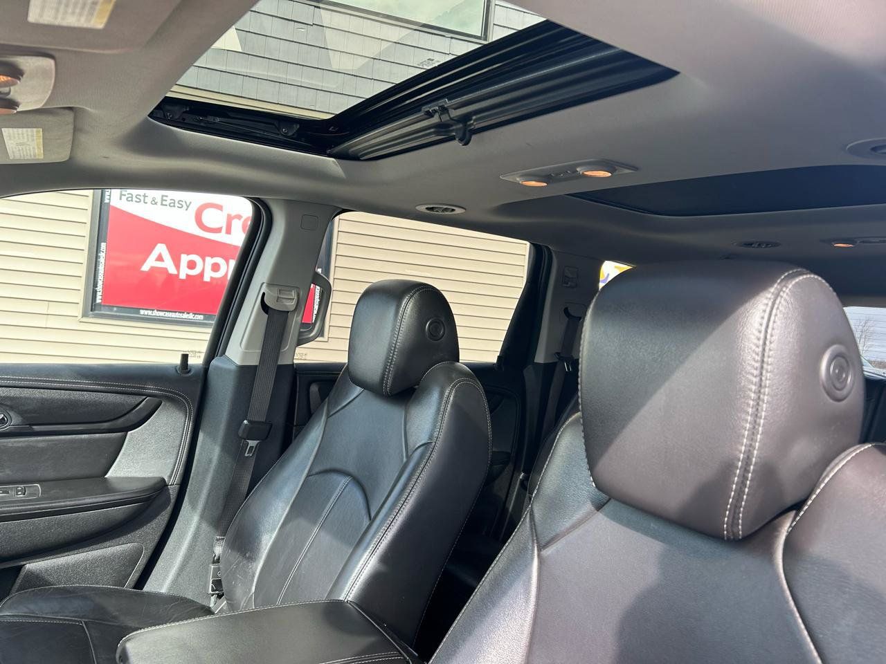 Used 2017 Chevrolet Traverse LT FWD image 19