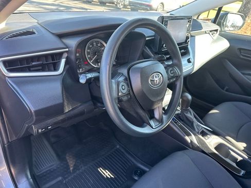 Used 2022 Toyota Corolla LE image 19