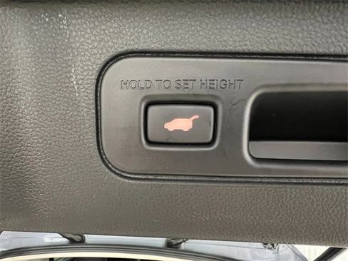 New 2025 Honda Pilot Touring image 30