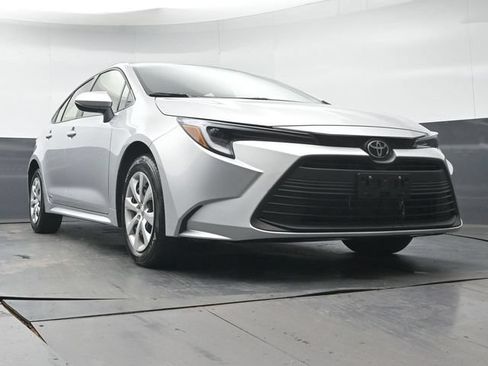 Used 2026 Toyota Corolla LE AWD/4WD image 33