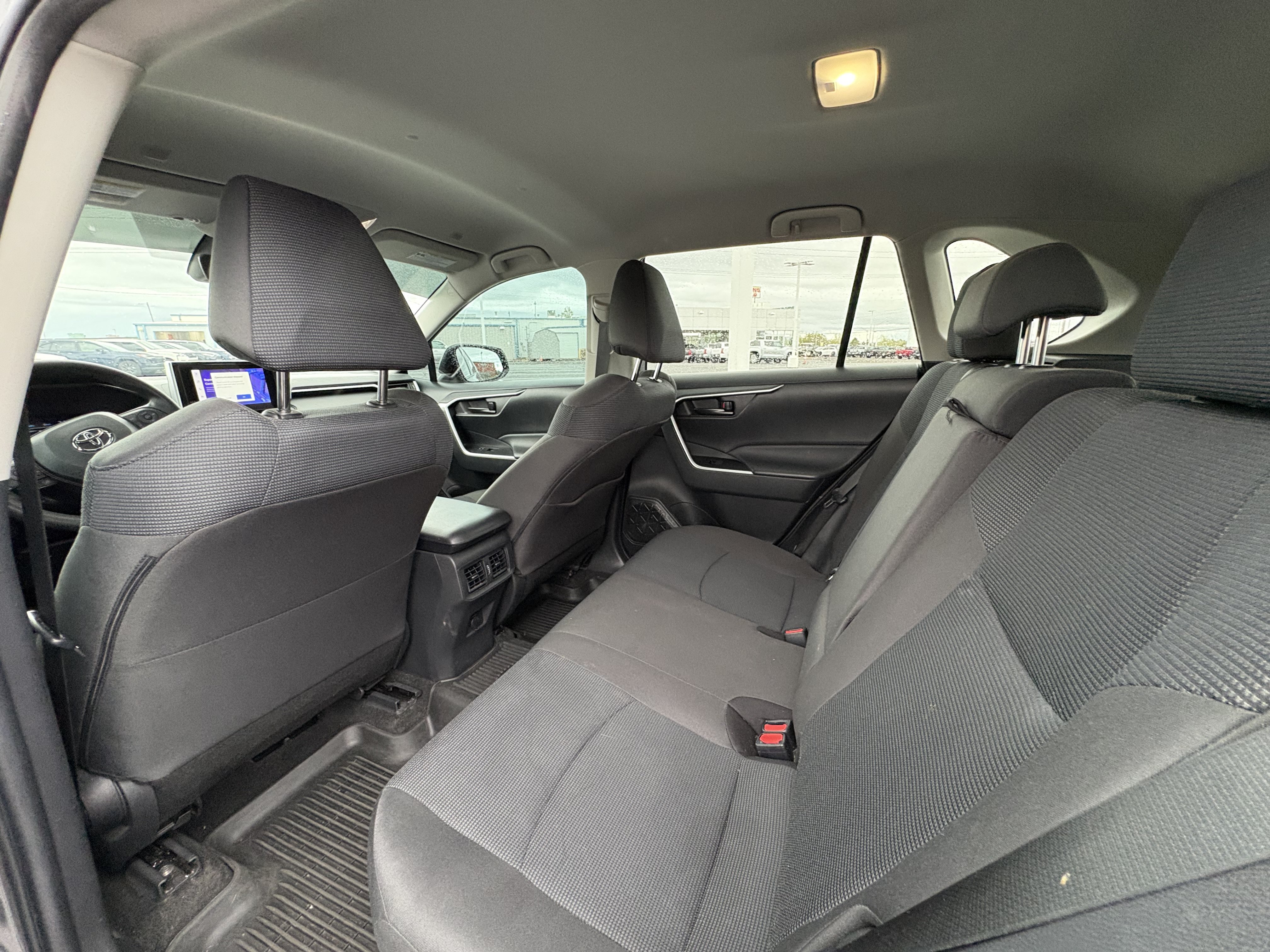 Used 2023 Toyota RAV4 LE FWD image 9