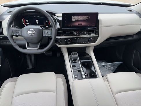 New 2026 Nissan Pathfinder SL image 12