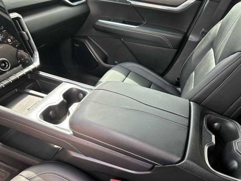 Certified 2026 GMC Acadia Elevation w/ Black Edition AWD/4WD image 21