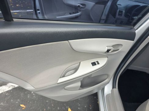 Used 2013 Toyota Corolla LE Special Edition image 18