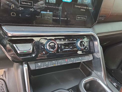 Used 2024 GMC Sierra 2500 Denali Ultimate image 21