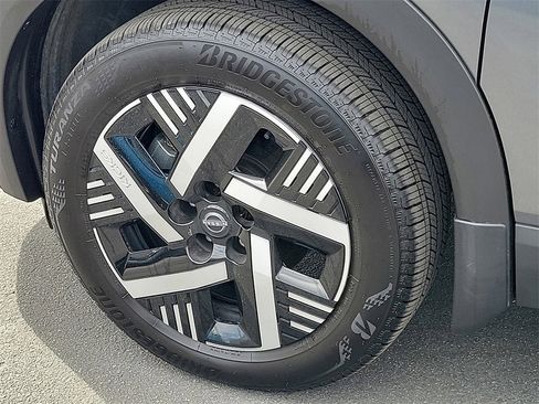 Used 2025 Nissan Kicks SV image 23