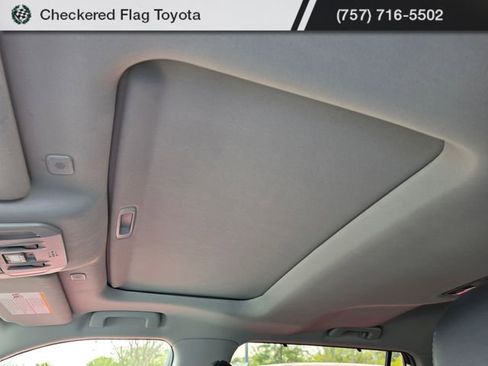 Used 2023 Toyota Highlander Limited image 9