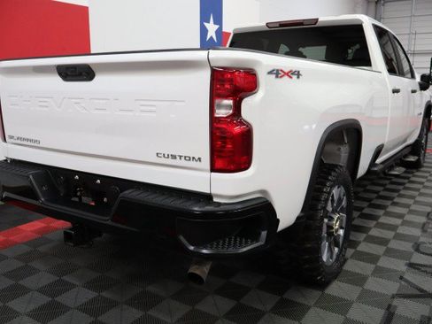 Used 2022 Chevrolet Silverado 2500 Custom w/ Custom Value Package AWD/4WD image 19