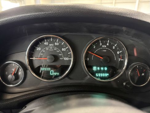 Used 2016 Jeep Wrangler Unlimited Rubicon w/ Connectivity Group image 12