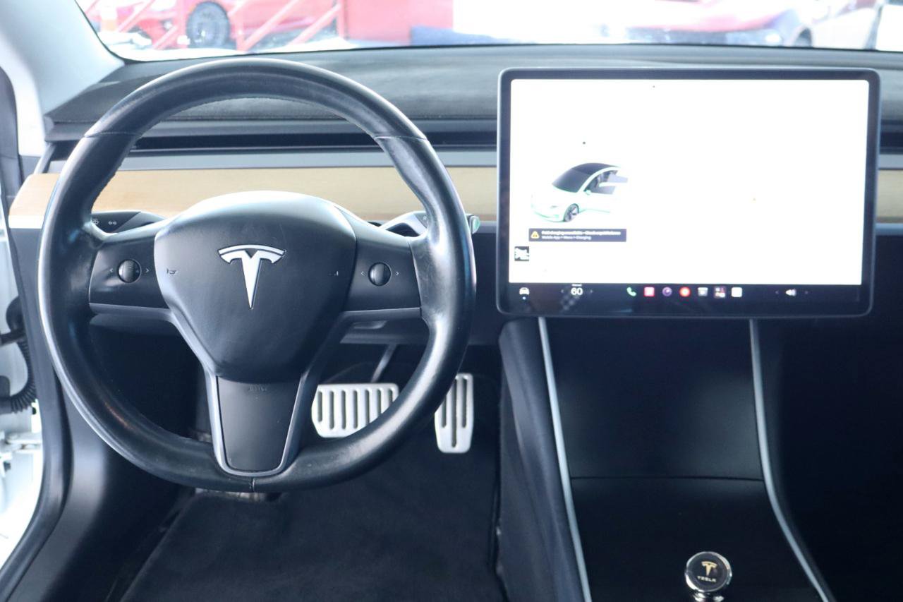 Used 2018 Tesla Model 3 Long Range AWD/4WD image 17