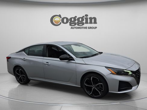 Used 2024 Nissan Altima 2.5 SR image 6