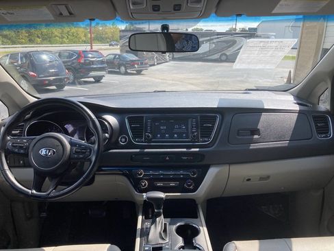 Used 2019 Kia Sedona EX image 21