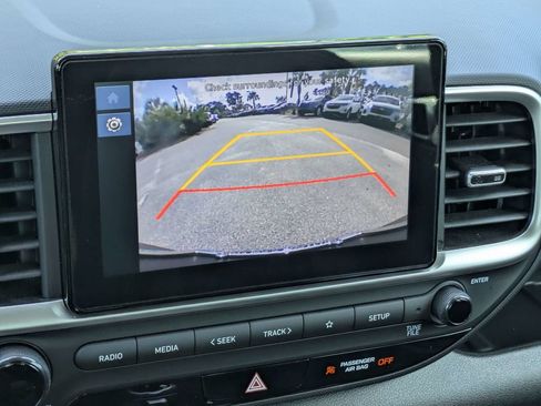 Used 2024 Hyundai Venue SEL FWD image 21