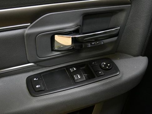 Used 2016 RAM 1500 Express RWD image 28
