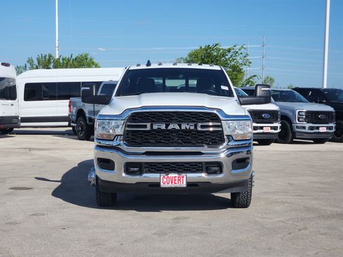 Used 2024 RAM 3500 Tradesman w/ Chrome Appearance Group AWD/4WD image 2