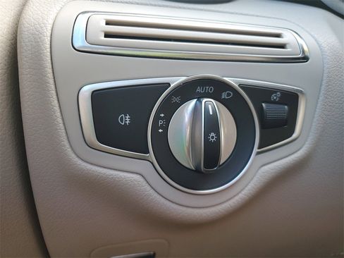 Used 2020 Mercedes-Benz C 300 4MATIC Cabriolet image 26