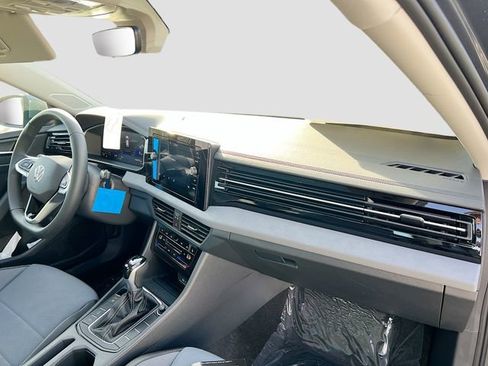 New 2026 Volkswagen Jetta SE image 28