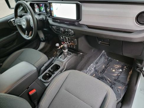 Certified 2024 Jeep Wrangler Willys 4xe image 25