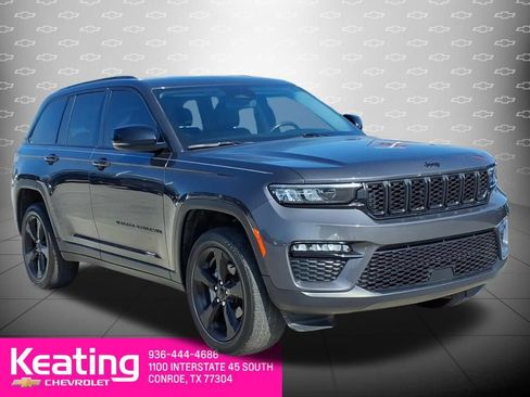 Used 2023 Jeep Grand Cherokee Limited w/ Black Appearance Package AWD/4WD image 3
