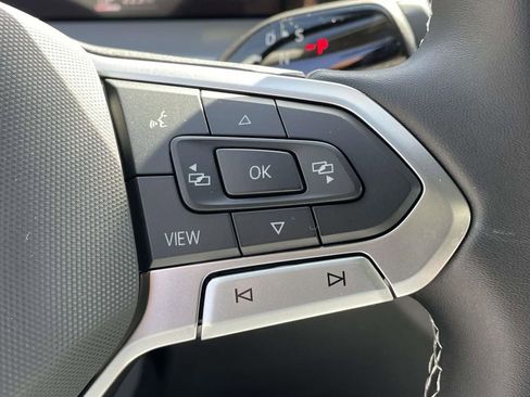 New 2026 Volkswagen Tiguan SE FWD image 23