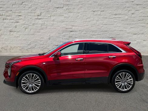Certified 2025 Cadillac XT4 Premium Luxury FWD image 2