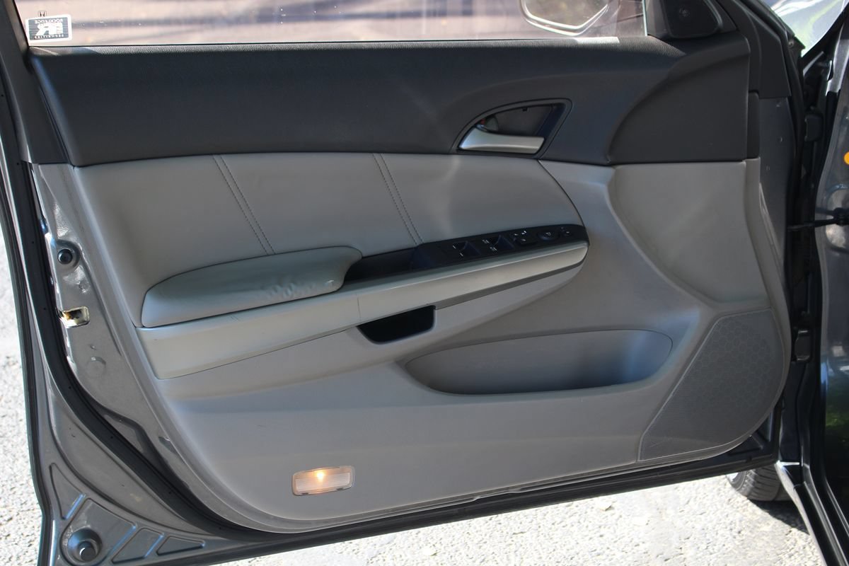 Used 2010 Honda Accord EX-L image 10