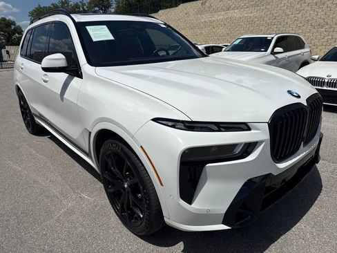 Used 2024 BMW X7 xDrive40i w/ M Sport Package AWD/4WD image 3