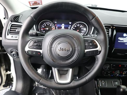 Used 2019 Jeep Compass Latitude image 11