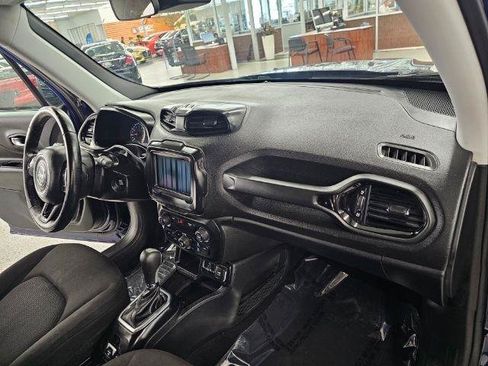 Used 2018 Jeep Renegade Altitude FWD image 13