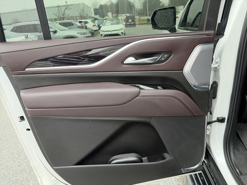 Used 2023 Cadillac Escalade ESV V w/ LPO, ONYX Package image 23