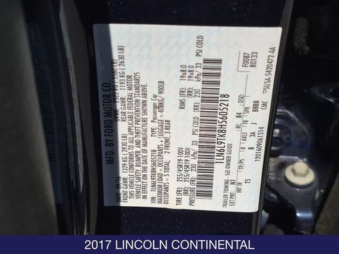 Used 2017 Lincoln Continental Select AWD/4WD image 30