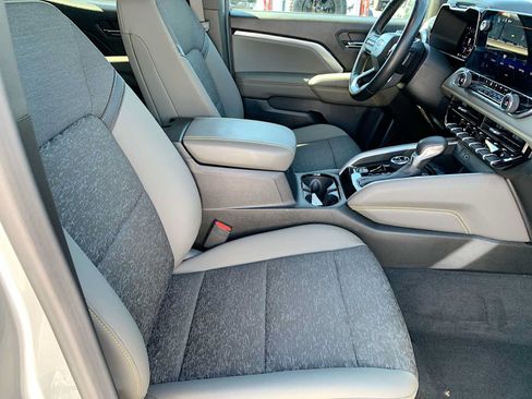Certified 2024 Chevrolet Colorado ZR2 AWD/4WD image 26