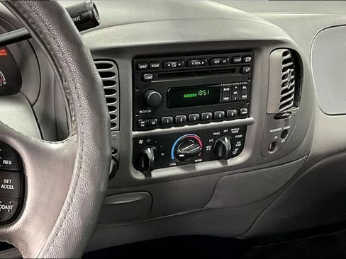 Used 2003 Ford F150 XLT image 11