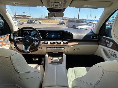 Used 2021 Mercedes-Benz GLS 580 4MATIC image 6