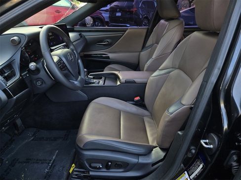 Used 2023 Lexus ES 300h w/ Premium Package image 16