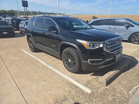 Used 2018 GMC Acadia SLT FWD image 3