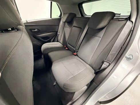 Used 2022 Chevrolet Trax LS w/ Tint and Cruise Package image 24