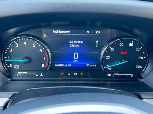 Used 2024 Ford Explorer XLT w/ Equipment Group 202A AWD/4WD image 32